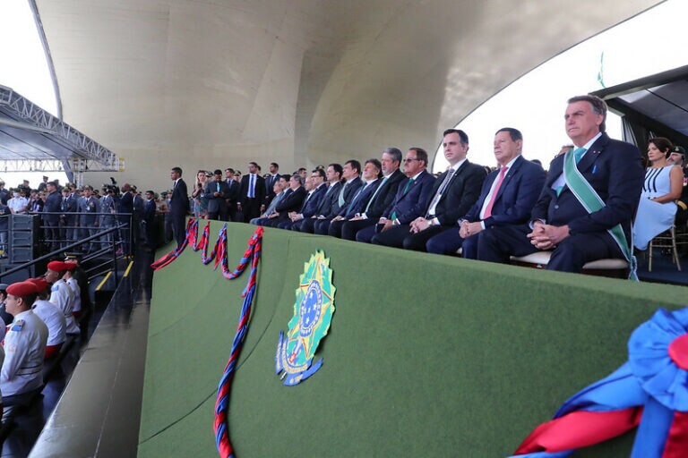 Cerimônia do Dia do Exército com a Imposição da Ordem do Mérito Militar e da Medalha Exército Brasileiro