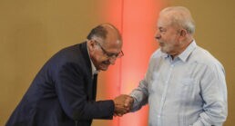 Deputado Eduardo Bolsonaro criticou Geraldo Alckmin por compor chapa com Lula