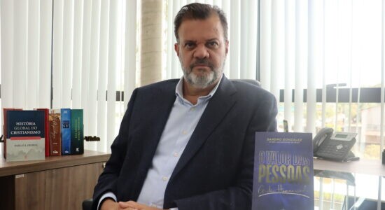 Pastor Sandro Gonzalez lança livro sobre gestão humanizada