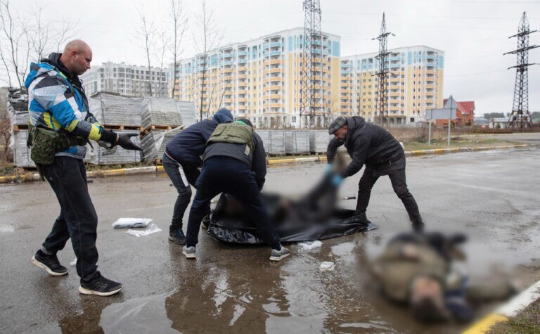 Ucrânia diz ter encontrado 410 corpos após saída de tropas russas de Kiev