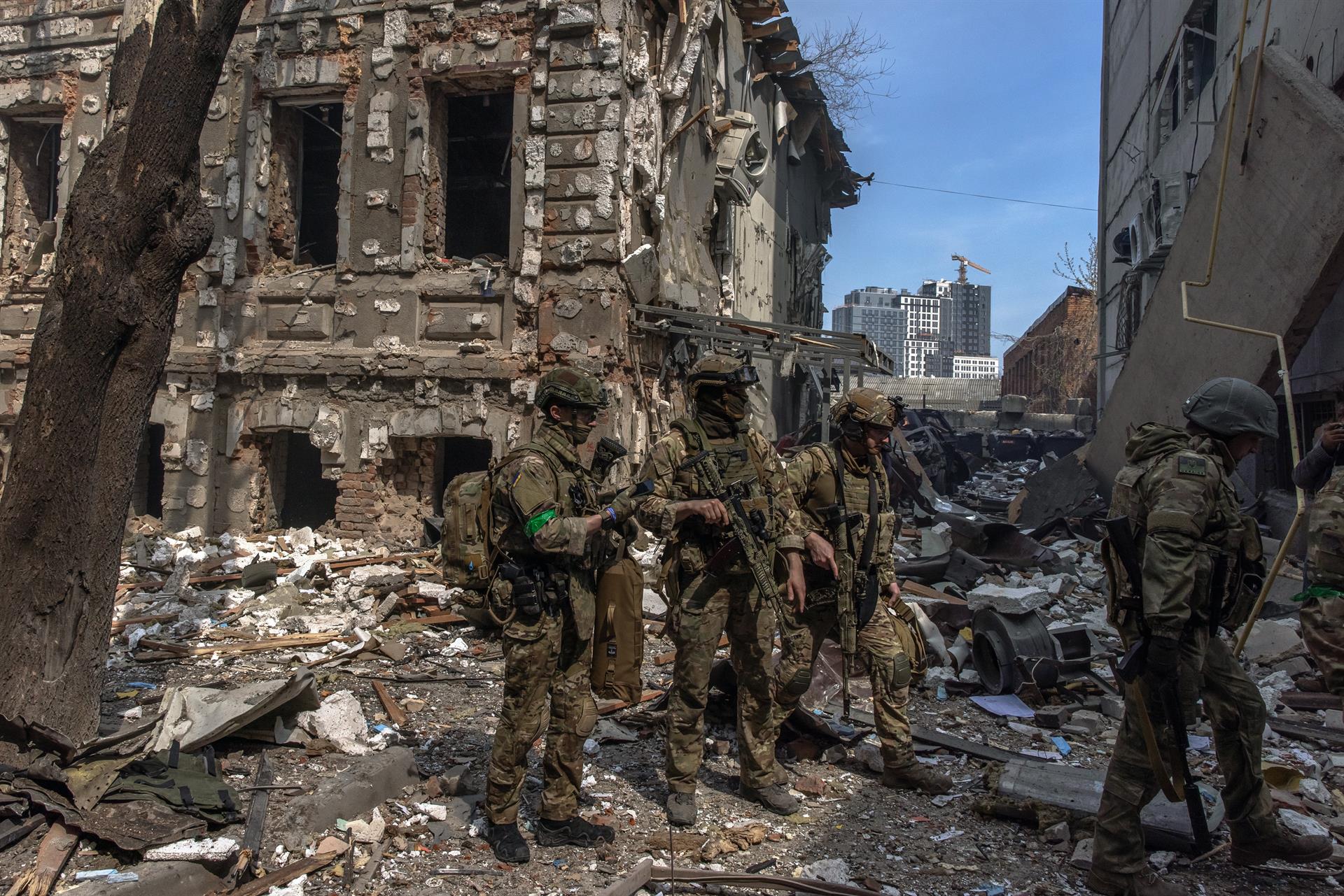Forças britânicas treinam tropas na Ucrânia, afirma The Times