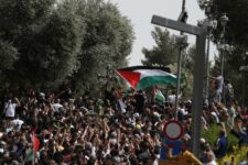 Tensão marca funeral de jornalista cristã morta com tiro em Jerusalém
