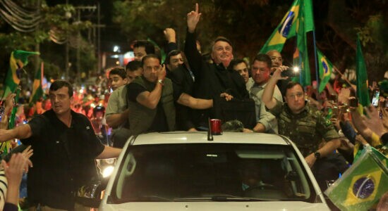 Bolsonaro é acompanhado por motociata em BH
