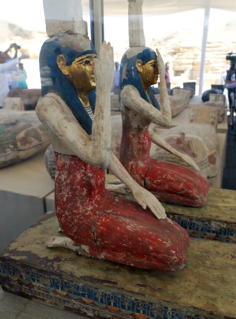 Sarcófagos descobertos no Egito