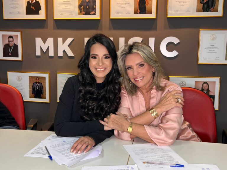Aline Souza assina com MK Music