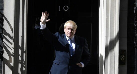 Boris Johnson deixa o cargo de premiê após três anos