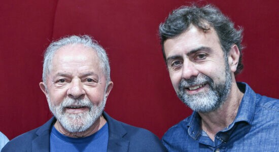 Lula ao lado de Marcelo Freixo