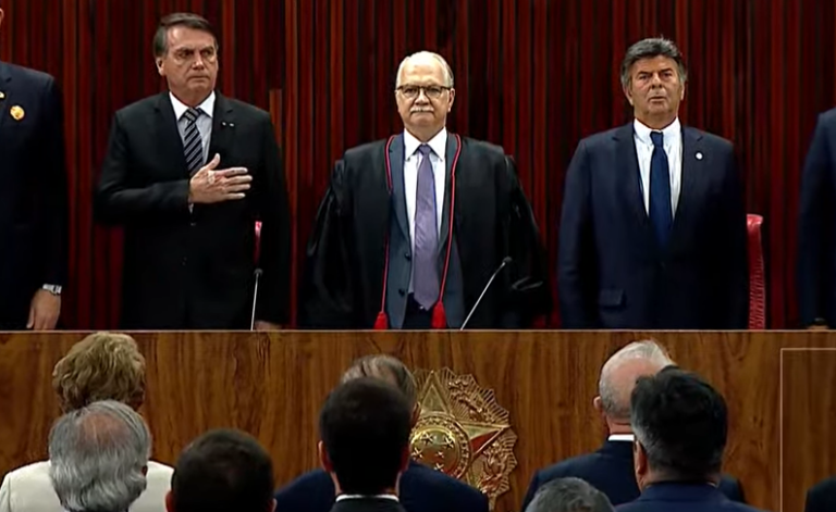 Autoridades presentes na posse de Alexandre de Moraes como presidente do TSE