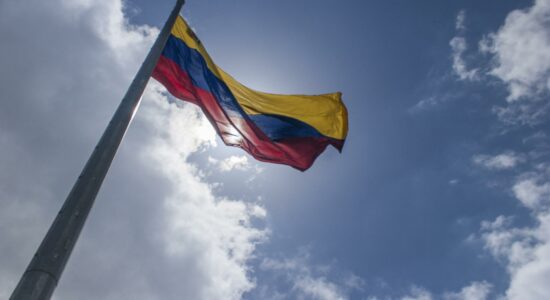 Missão do Itamaraty chega na Venezuela para preparar reabertura de embaixada