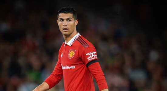 Cristiano Ronaldo recusa proposta do Al-Hilal de R$ 1,24 bi e fica no United