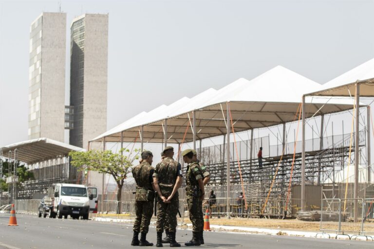 Brasília se prepara para o desfile de 7 de Setembro