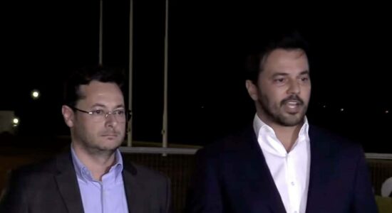 Fábio Faria e Fabio Wajngarten apresentaram a denúncia sobre as rádios