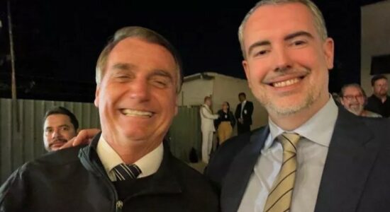 Bolsonaro ao lado do advogado André Ramos Tavares