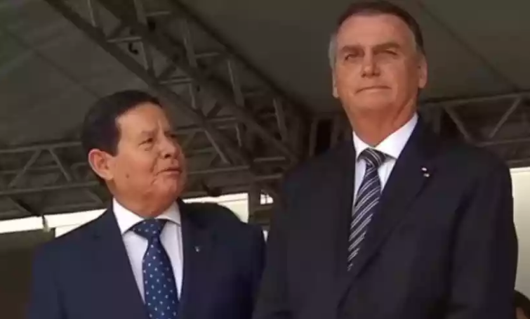 Suposta leitura labial de Mourão a Bolsonaro repercute na web | Brasil |  