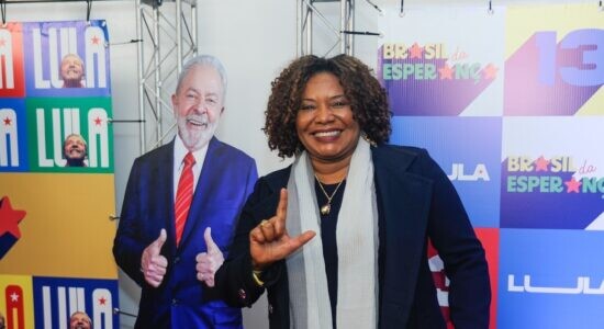 Famosos estiveram no evento do candidato Luis Inácio Lula da Silva  Brasil Esperança no Anhembi em SP.