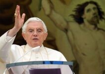 Papa emérito Bento XVI morreu aos 95 anos