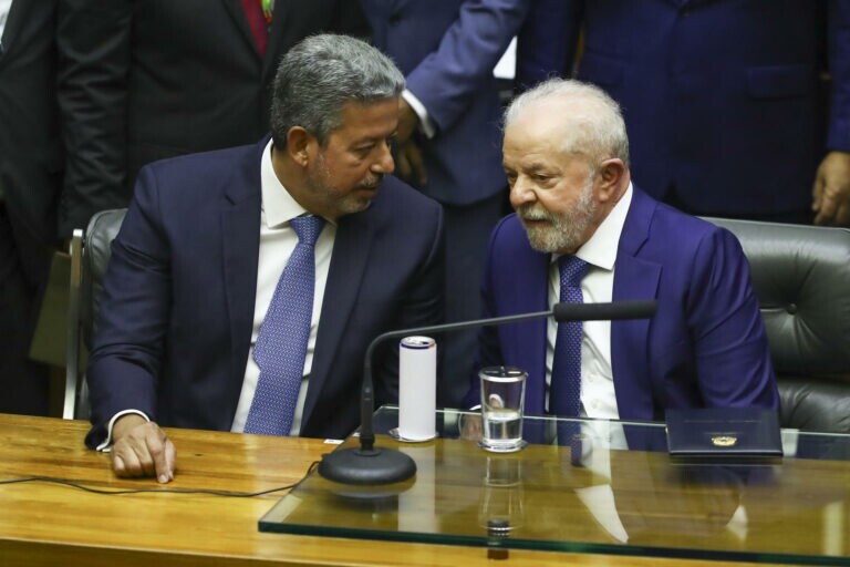 Posse de Lula ocorre neste domingo