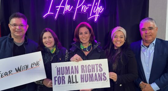 Carla Zambelli participa de maior evento contra o aborto do mundo