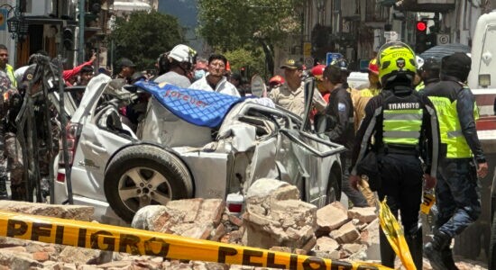 Terremoto que atingiu o Equador causou mortes e muitos estragos