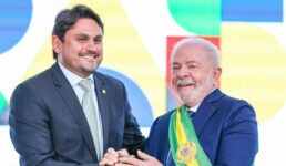 Ministro Juscelino Filho ao lado de Lula
