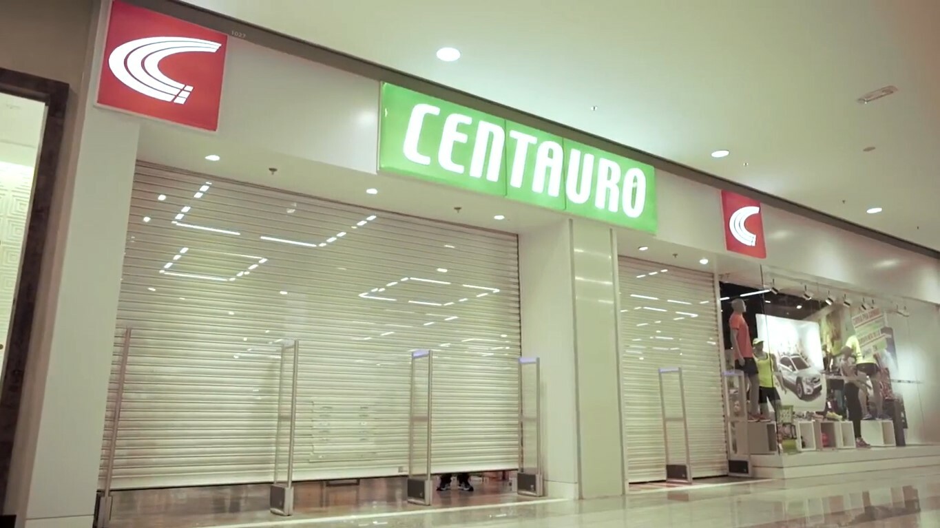 JPCN.Blog | Centauro fecha 10 lojas devido à desaceleração na economia