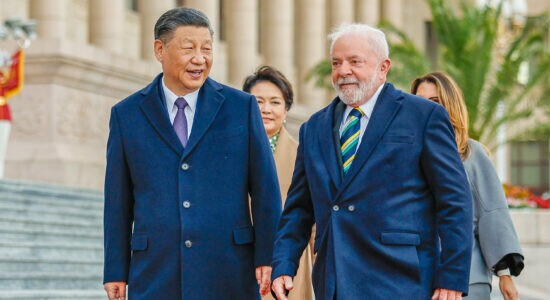 Lula ao lado de Xi Jinping