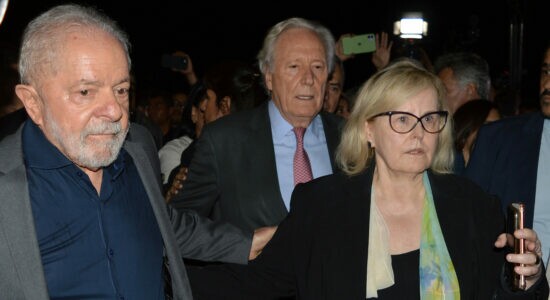 Lula ao lado de Rosa Weber e Ricardo Lewandowski