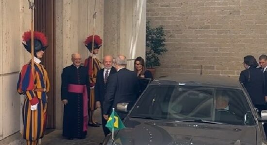 Lula chegou ao Vaticano para encontrar o papa Francisco