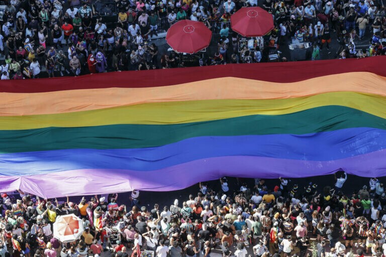 Parada LGBT aconteceu em São Paulo