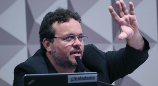 Jornalista fotográfico Adriano Machado