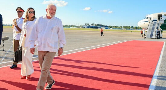 Lula na chegada em Havana
